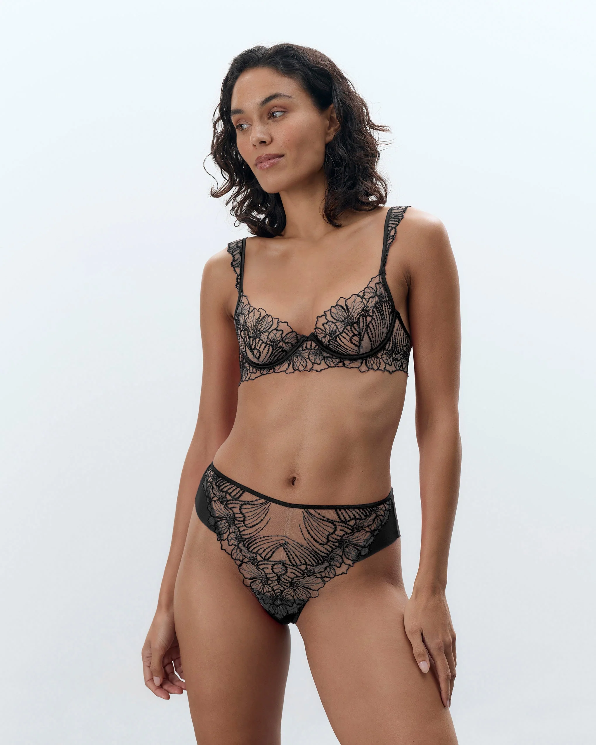 Set: Amarosa Bra & High-Waist Brief Set Black - Image 2